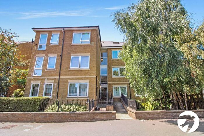 1 Bedroom Flat To Rent In Wrotham Road, Gravesend, Kent, DA11