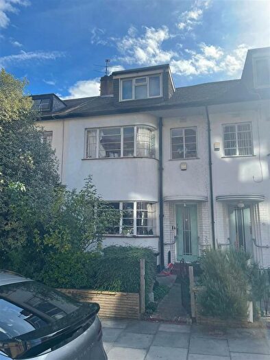4 Bedroom Property For Sale In Garnett Road, Belsize Park, Camden, NW3