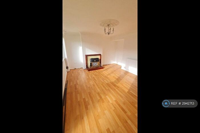 2 Bedroom Maisonette To Rent In Warminster Gardens, London, SE25