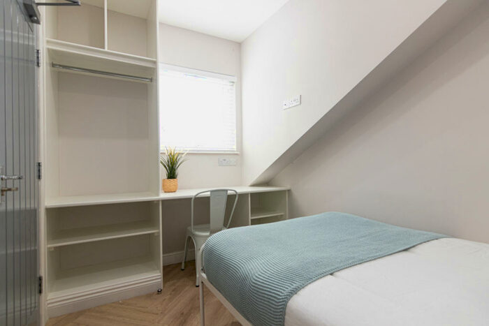 7 Bedroom House To Rent In Romer Road, Liverpool, Liverpool, L6