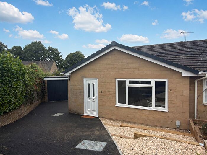 2 Bedroom Semi-Detached Bungalow For Sale In Chalford Close, Chipping Norton, OX7