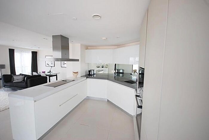 2 Bedroom Apartment To Rent In Bezier Apartments, City Road, Old Street, London, EC1Y