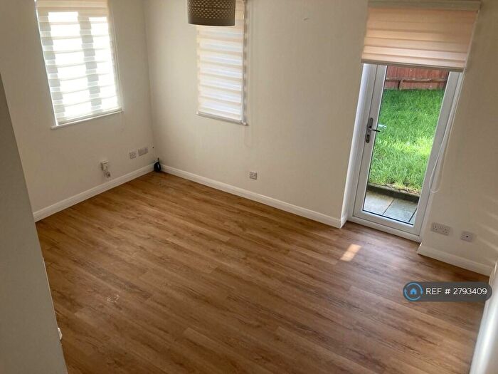 1 Bedroom Semi Detached House To Rent In Bosham Close, Reading, RG6