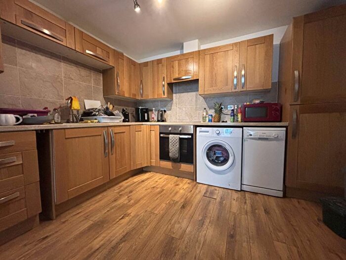 3 Bedroom Flat To Rent In North Parade, Aberystwyth, SY23