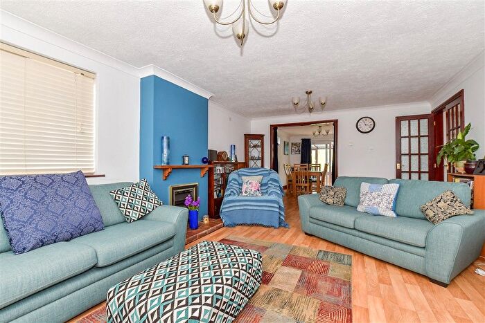 4 Bedroom Detached Bungalow For Sale In Coast Drive, Greatstone, Kent, TN28