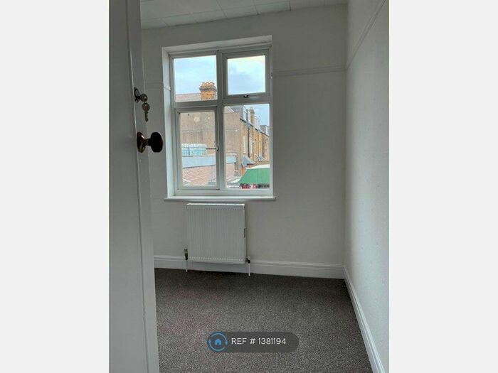 1 Bedroom Property To Rent In Lonsdale Road, London, E11
