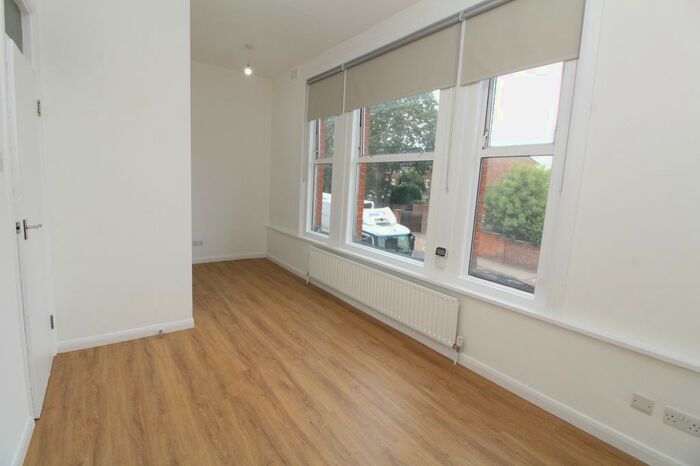 1 Bedroom Flat To Rent In Tulse Hill, London, SW2