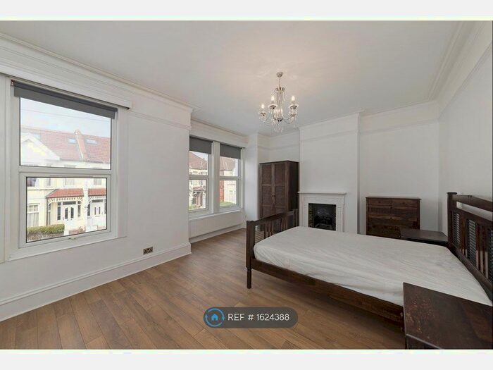 3 Bedroom Maisonette To Rent In Totterdown Street, London, SW17