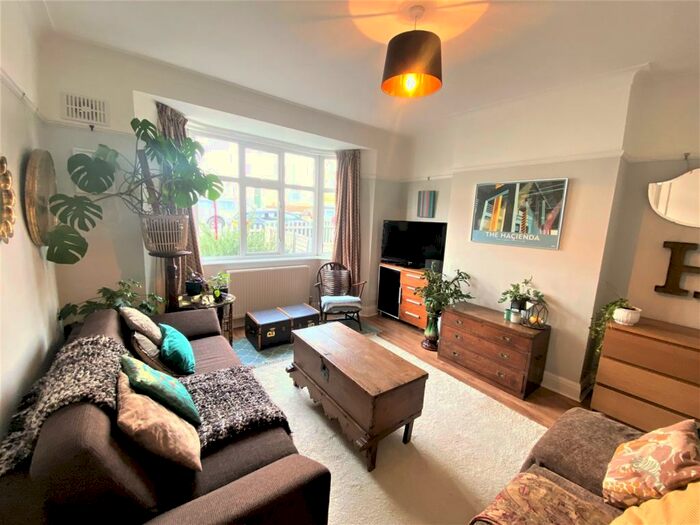 2 Bedroom Apartment To Rent In Collingtree Road, Sydenham, London, SE26