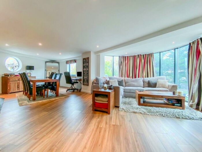 2 Bedroom Apartment To Rent In City Wharf, Atlantic Wharf, Cardiff Bay, Cardiff, CF10