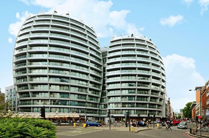 2 Bedroom Flat To Rent In Bezier Apartments, Old Street, London, EC1Y