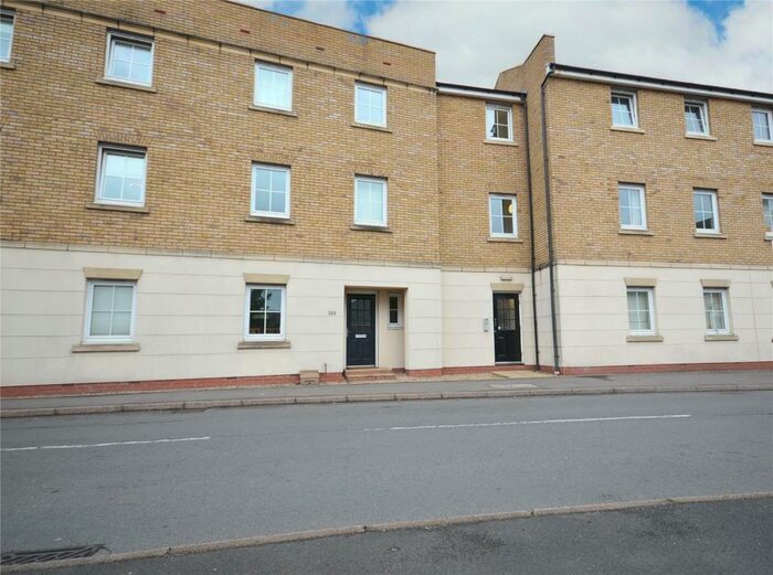 2 Bedroom Flat To Rent In Dickens Heath Road, Dickens Heath, Shirley, Solihull, B90