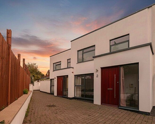 3 Bedroom Terraced House For Sale In La Rose Lane, London, N15