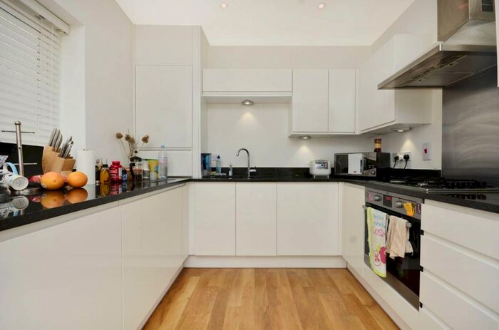 2 Bedroom Flat To Rent In Uplands Road, Guildford, , Merrow, Guildford, GU1