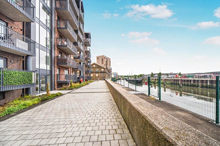1 Bedroom Flat To Rent In Abbey Road, Barking, London, IG11
