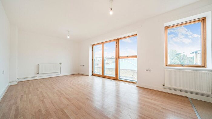 2 Bedroom Flat To Rent In London, London, E10