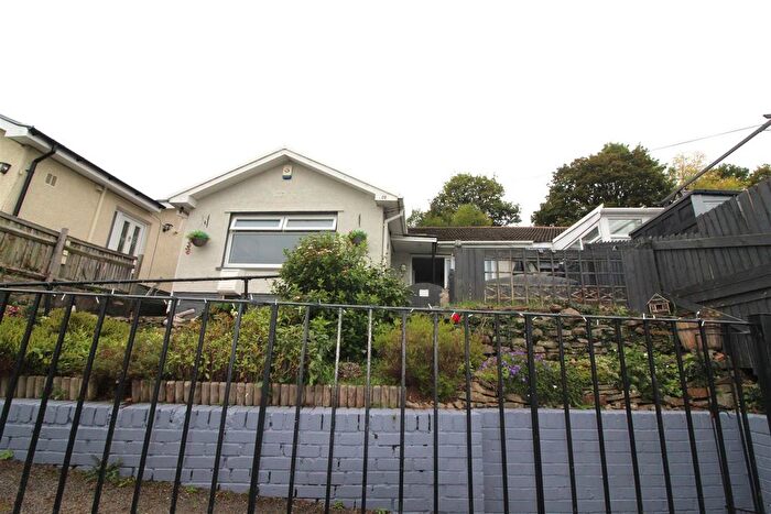 3 Bedroom Semi-detached Bungalow For Sale In Park Road, Newbridge, Newport, NP11