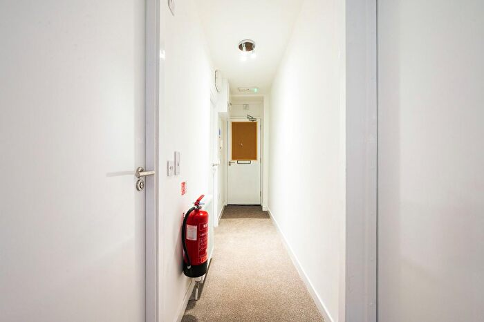 2 Bedroom Flat To Rent In Albert Street, Dundee, DD4