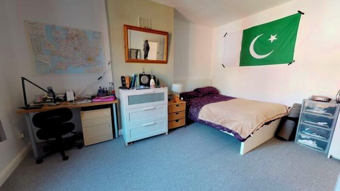 2 Bedroom Terraced House To Rent In Harold Place, Hyde Park, Leeds, LS6