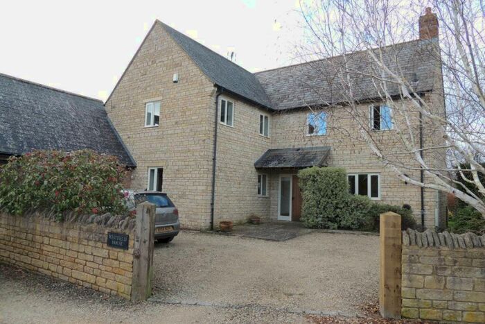 4 Bedroom House To Rent In Grimscote, NN12