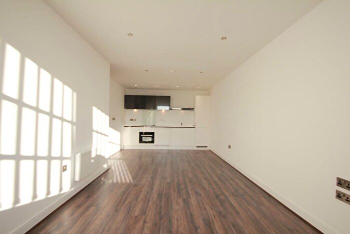 2 Bedroom Flat To Rent In Thurstan Road, London, SW20