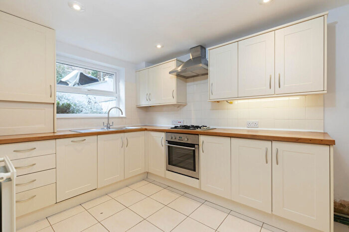2 Bedroom Apartment To Rent In Kings Road, Cheltenham, GL52