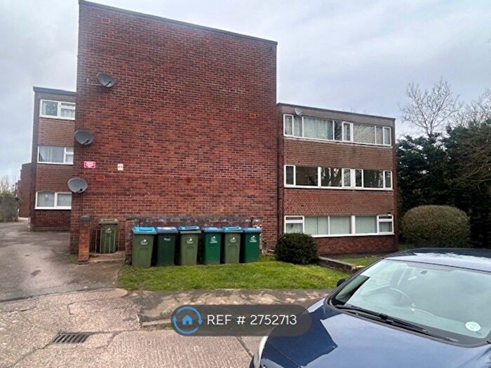 2 Bedroom Flat To Rent In Comrie Close, Coventry, CV2