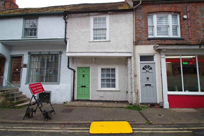 2 Bedroom House To Rent In High Street, OX10