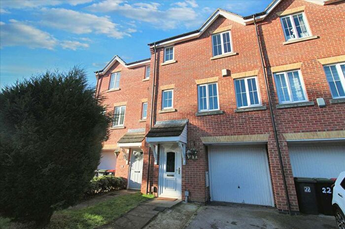 3 Bedroom Town House To Rent In Cirrus Drive, Watnall, Nottingham, NG16