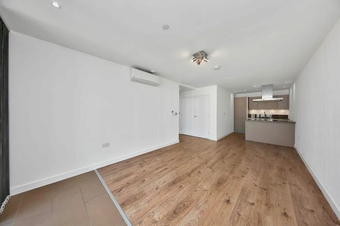 1 Bedroom Flat To Rent In Great Eastern Road, London, E15