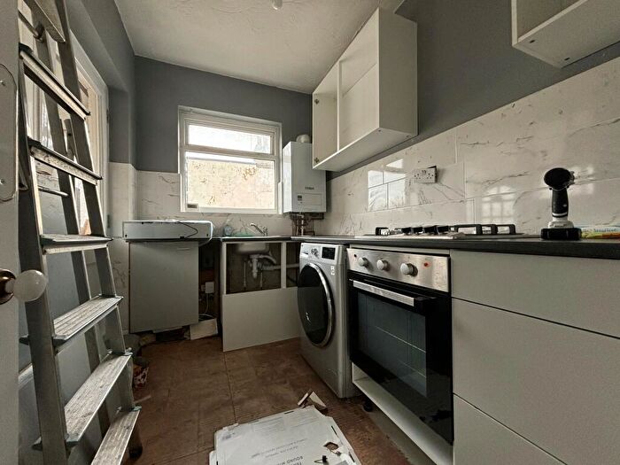 2 Bedroom Maisonette To Rent In Camden Road, Gillingham, ME7