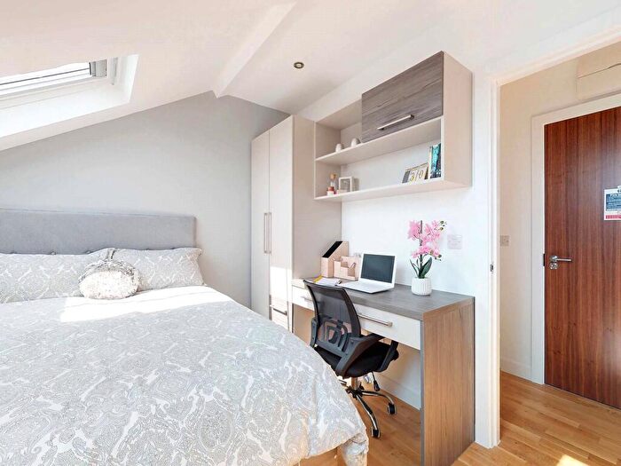 1 Bedroom Apartment To Rent In Apt, Onyx Residence #, S2