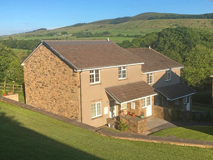 2 Bedroom Flat To Rent In Haw Bank Court, Skipton, BD23