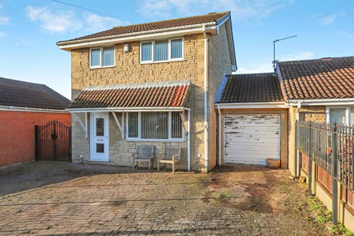 3 Bedroom Link Detached House For Sale In Greens Road, Dunsville, Doncaster, DN7