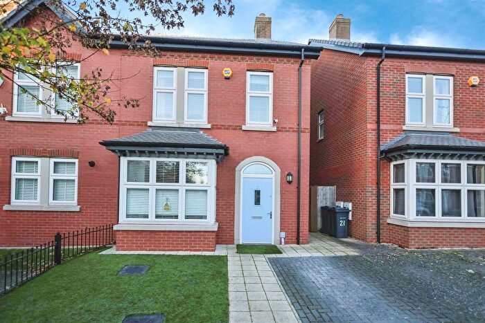 3 Bedroom Semi Detached House For Sale In Simmons Crescent, Birmingham, B23