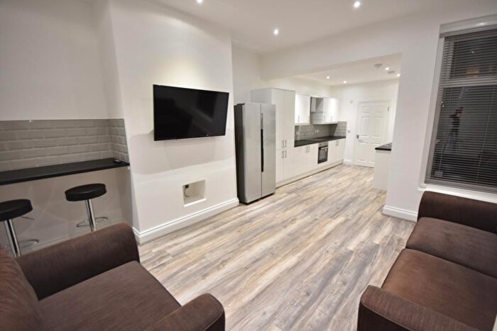 2 Bedroom Flat To Rent In Bayswater Road, Jesmond, NE2