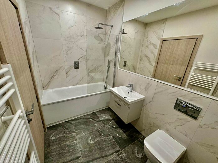 2 Bedroom Flat To Rent In Iron Row, Burley In Wharfedale, Ilkley, Uk, LS29