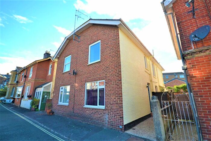 3 Bedroom Semi-Detached House To Rent In Scinde Crescent, Shanklin, PO37
