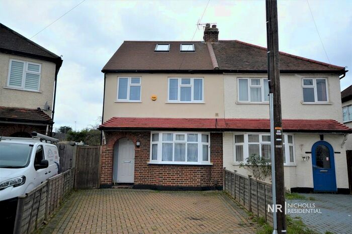 4 Bedroom Property To Rent In Ronelean Road, Surbiton, Surrey., KT6
