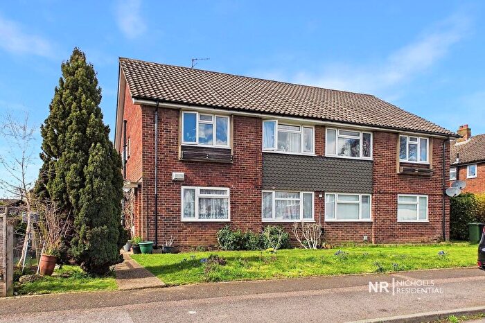 2 Bedroom Maisonette For Sale In Carnforth Close, West Ewell, Surrey., KT19