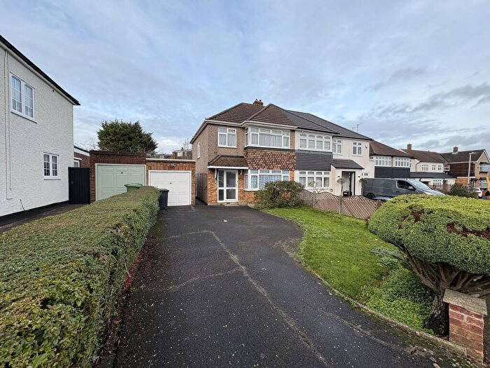 3 Bedroom House To Rent In Melvyn Close, Goffs Oak, Waltham Cross, EN7