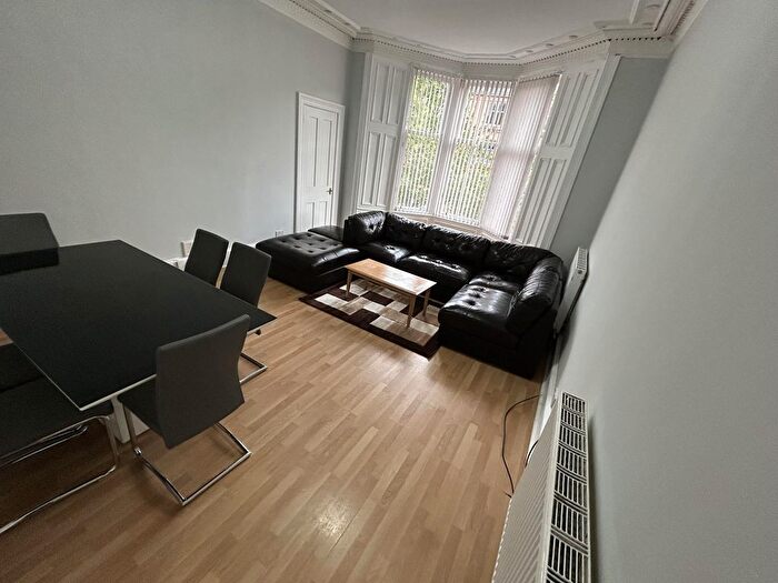 3 Bedroom Flat To Rent In Woodlands Drive, Glasgow, G4