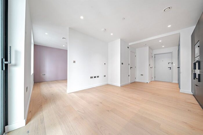 Studio To Rent In Peninsula Gardens, Chandlers Avenue, Lower Riverside, Greenwich Peninsula, SE10