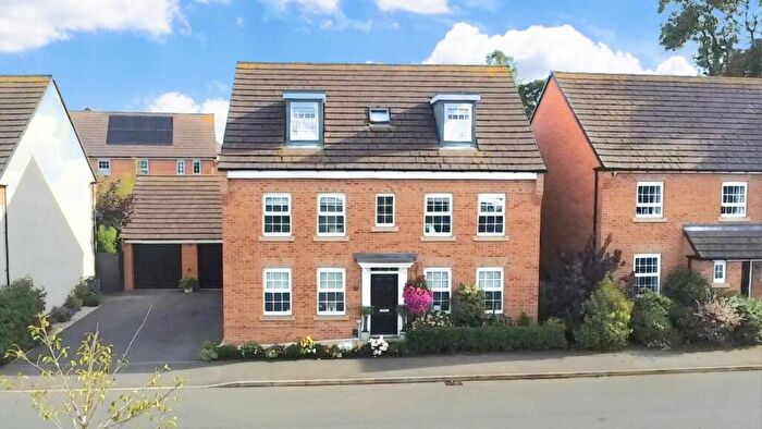 5 Bedroom Detached House For Sale In Line Way, Earls Barton, Northamptonshire, NN6