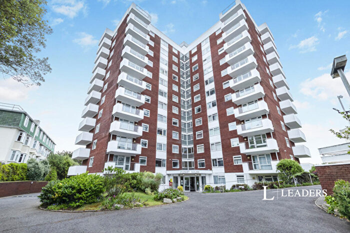 3 Bedroom Flat To Rent In Russell Cotes Road, Bournemouth, Dorset, BH1