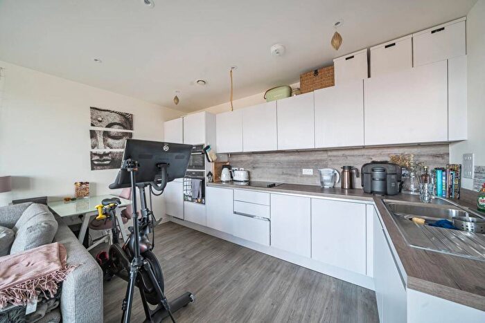 2 Bedroom Flat For Sale In Moorhen Drive, Hendon, London, NW9