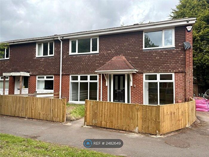 3 Bedroom Semi-Detached House To Rent In Lavender Grove, Walsall, WS3