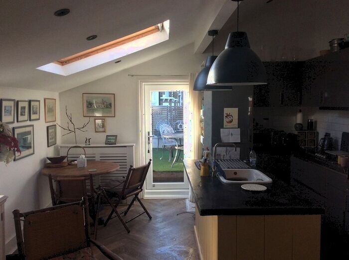 2 Bedroom Flat To Rent In Old York Road, Wandsworth, London, SW18