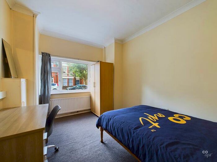 9 Bedroom Semi-Detached House To Rent In Coombe Road, Brighton, BN2