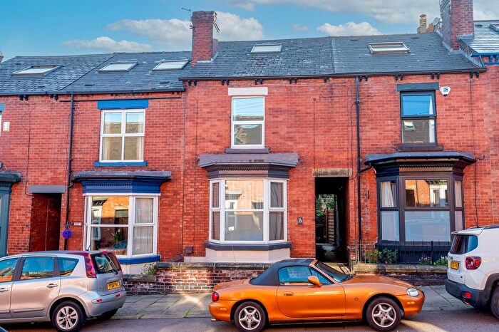 3 Bedroom Terraced House For Sale In Onslow Road, Greystones, S11
